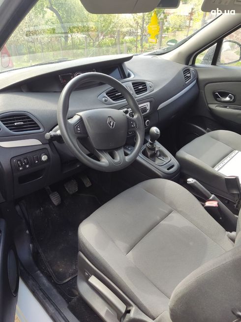 Renault Scenic 2012 - фото 9
