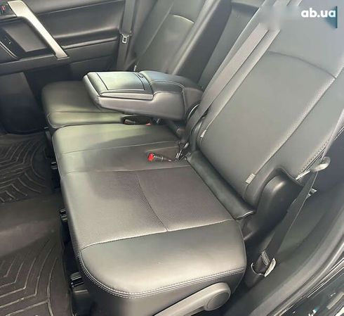 Toyota Land Cruiser Prado 2023 - фото 23