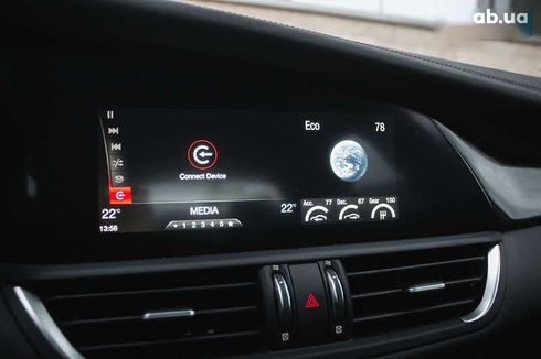 Alfa Romeo Giulia 2019 - фото 21
