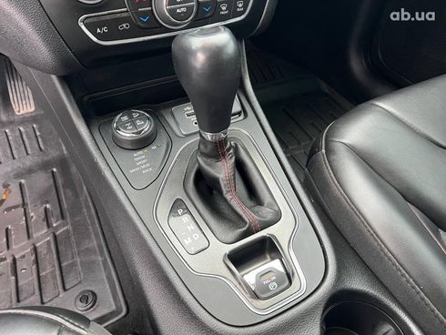 Jeep Cherokee 2019 черный - фото 66