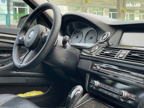 BMW 5 серия 2012 белый - фото 27