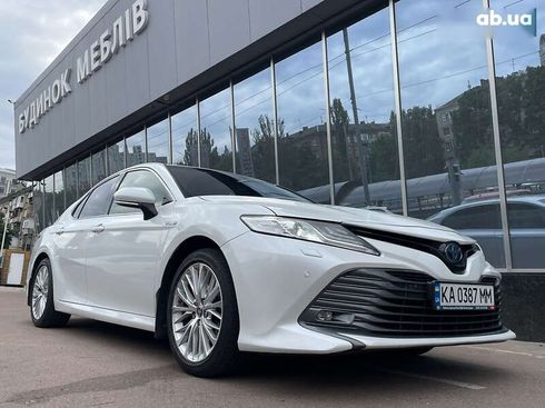 Toyota Camry 2020 - фото 28