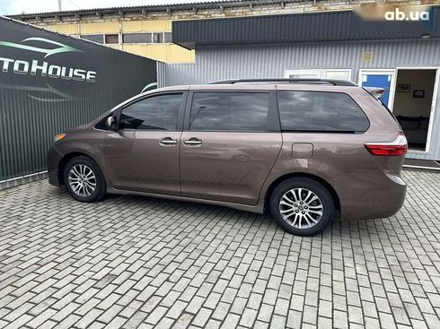 Toyota Sienna 2019 - фото 15