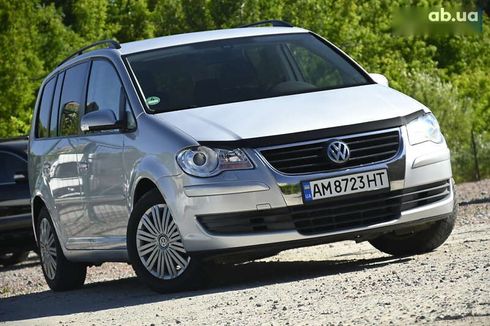Volkswagen Touran 2009 - фото 2