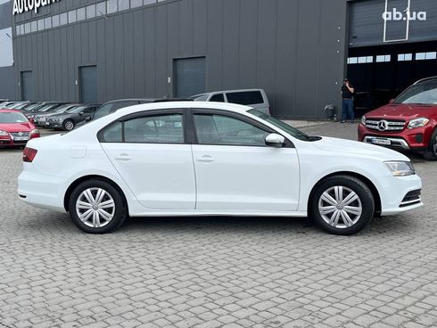 Volkswagen Jetta 2016 белый - фото 37
