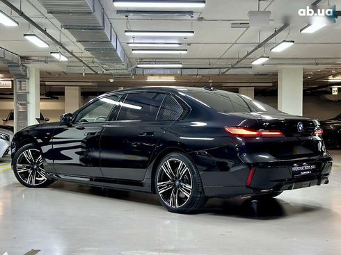 BMW i7 2022 - фото 28