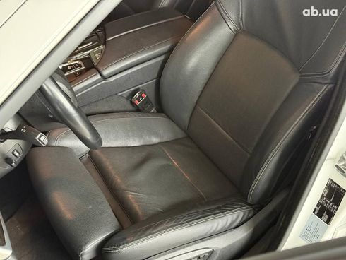 BMW 5 серия 2016 белый - фото 25