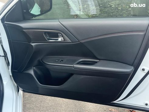 Honda Accord 2016 белый - фото 15