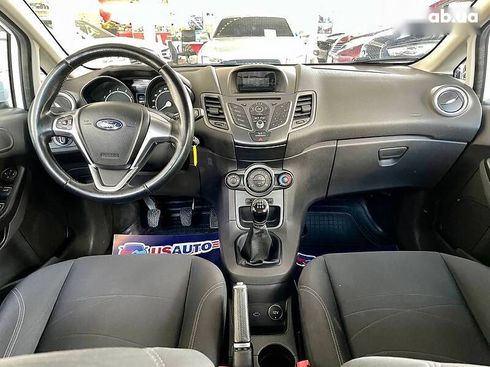 Ford Fiesta 2016 - фото 20