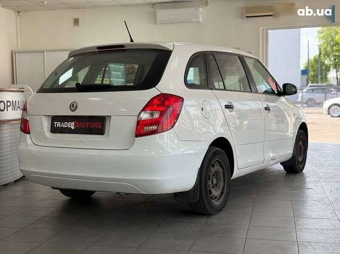 Skoda Fabia 2011 - фото 11