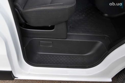 Renault Trafic 2018 - фото 24