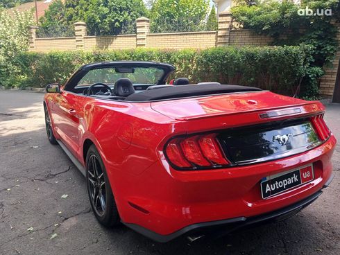 Ford Mustang 2019 красный - фото 7