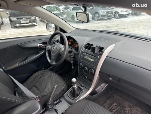 Toyota Corolla 2009 серый - фото 15