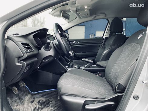 Renault Megane 2017 серый - фото 12