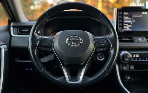 Toyota RAV4 2020 - фото 10