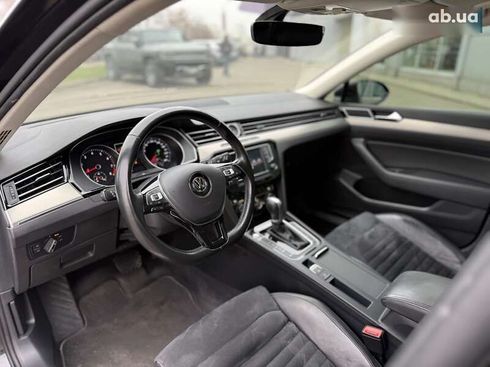 Volkswagen Passat 2017 - фото 15