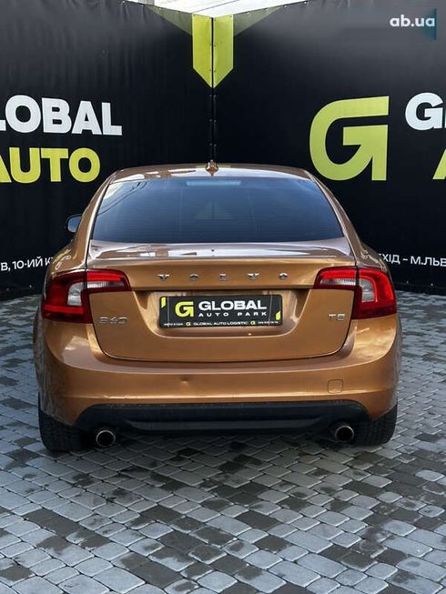 Volvo S60 2013 - фото 22