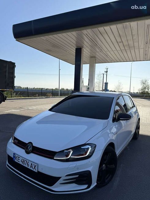 Volkswagen Golf GTI 2020 - фото 14