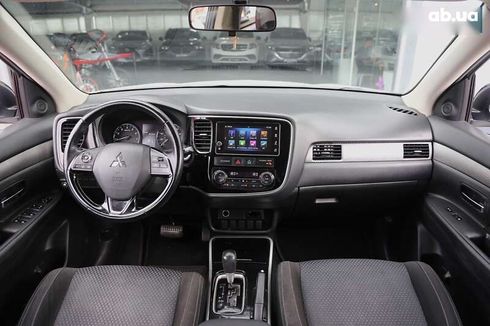 Mitsubishi Outlander 2017 - фото 13