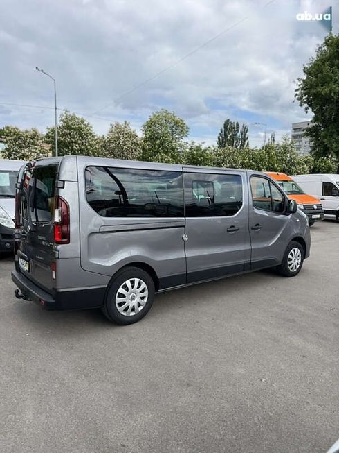 Renault Trafic 2016 - фото 10