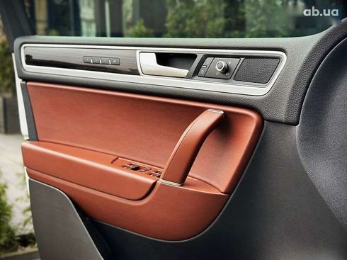 Volkswagen Touareg 2018 - фото 18