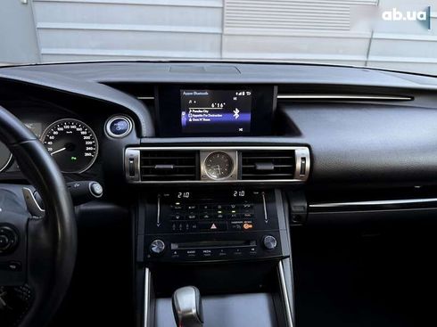 Lexus IS 2013 - фото 21