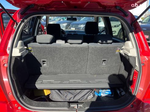 Suzuki Swift 2010 красный - фото 28