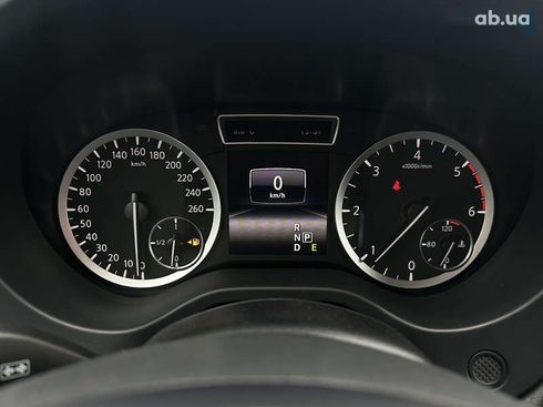 Infiniti Q30 2017 - фото 14