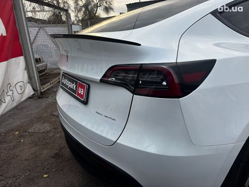 Tesla Model Y 2024 белый - фото 27