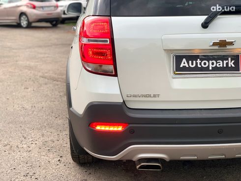 Chevrolet Captiva 2014 белый - фото 15