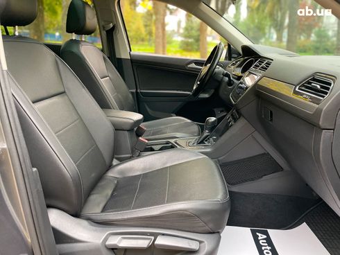 Volkswagen Tiguan 2017 серый - фото 45