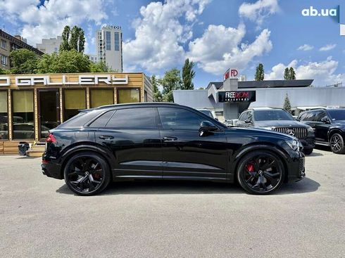 Audi RS Q8 2021 - фото 10