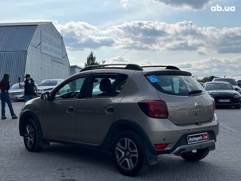 Renault Sandero 2019 бежевый - фото 18