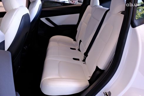 Tesla Model Y 2023 белый - фото 8