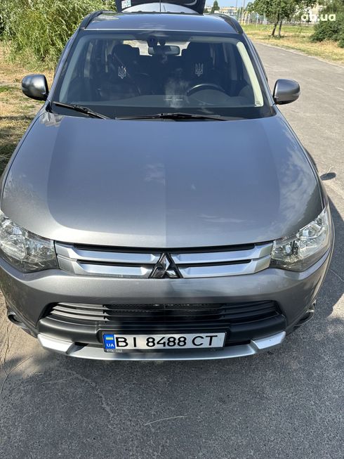 Mitsubishi Outlander 2014 серебристый - фото 10