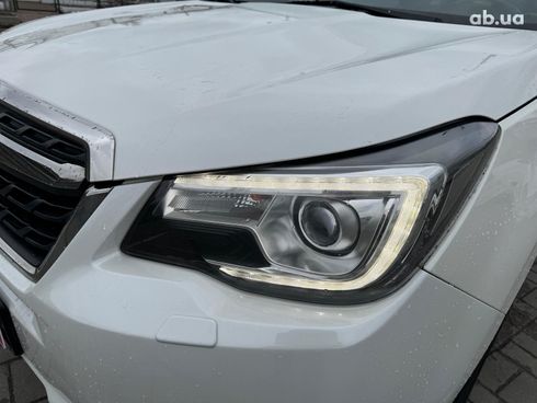 Subaru Forester 2016 белый - фото 12