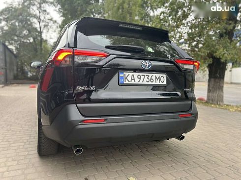 Toyota RAV4 2020 - фото 18