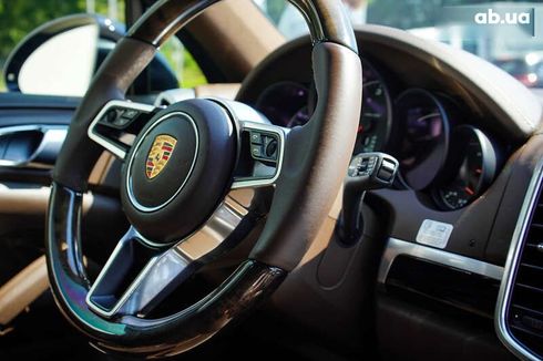 Porsche Cayenne 2015 - фото 30