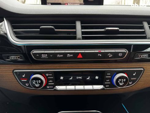 Audi Q7 2018 бежевый - фото 27