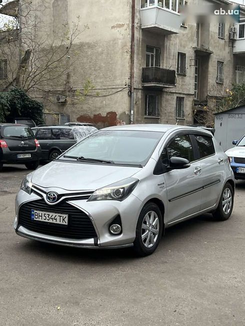 Toyota Yaris 2015 - фото 8
