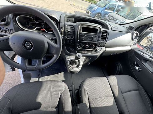 Renault Trafic 2021 - фото 23