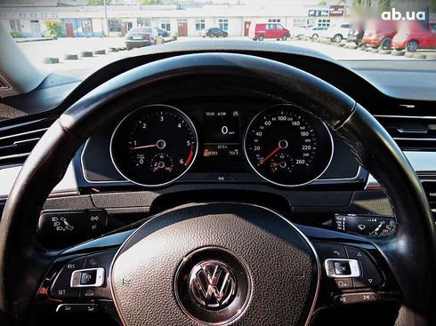 Volkswagen Passat 2017 - фото 8
