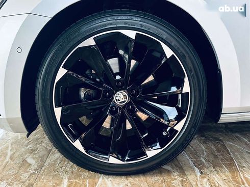 Skoda Superb 2023 - фото 17