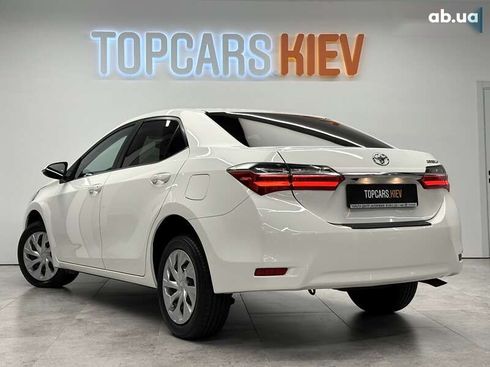 Toyota Corolla 2017 - фото 11