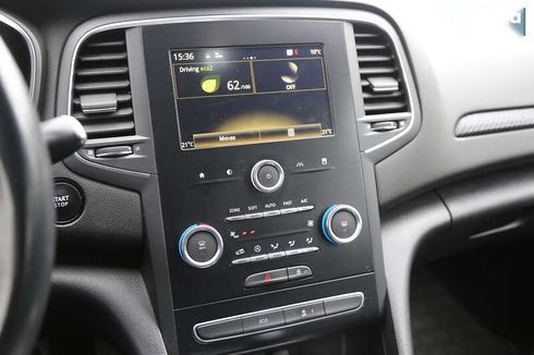 Renault Megane 2017 - фото 18