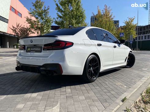 BMW 5 серия 2018 - фото 6