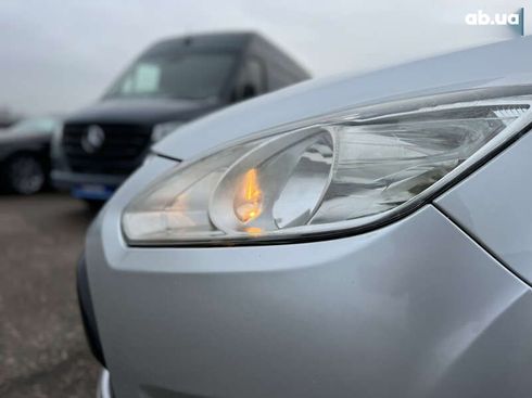 Ford C-Max 2011 - фото 19