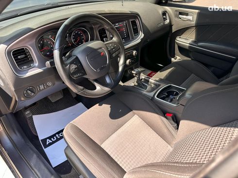 Dodge Charger 2020 серый - фото 4