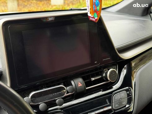 Toyota C-HR 2019 белый - фото 22