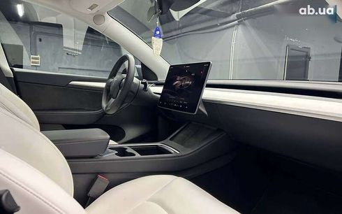 Tesla Model Y 2023 - фото 17